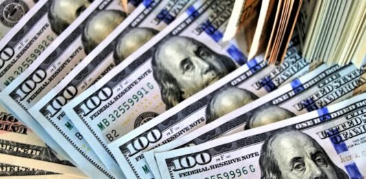 El dólar oficial baja por el tobogán