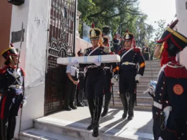 Comenzó el traslado del sable corvo de San Martín
