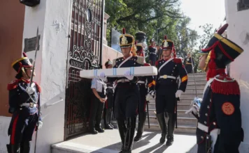 Comenzó el traslado del sable corvo de San Martín