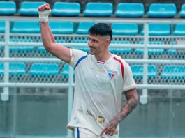 El paraguayo Bareiro coquetea con Boca