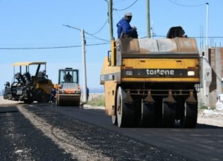 Primero el agua, después el asfalto: así cambia Islas Malvinas