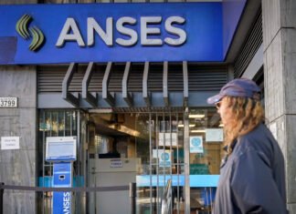 ANSES: quiénes cobran este martes con aumento y bono
