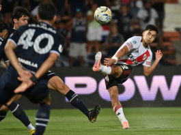 A la espera de Coudet, River sacó un empate