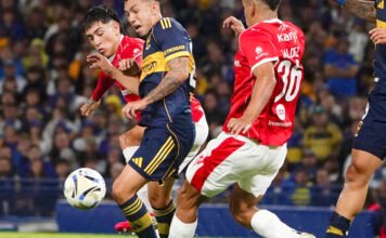 Con un penal dudoso, Boca salvó la ropa