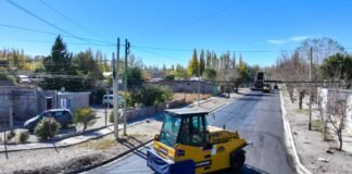 Koopmann pisa el acelerador del asfalto