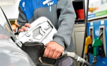 La venta de nafta volvió a caer en Argentina