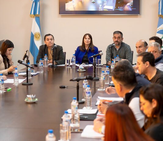 El acuerdo del GNL va por un tubo, pero los gremios dudan