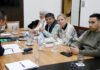 Madura el acuerdo: piso mínimo histórico y paquete de bonos