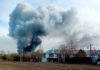 Columna de humo: se quemó un depósito de Sakura