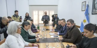 Gobierno y gremios estatales se sentaron a negociar salarios