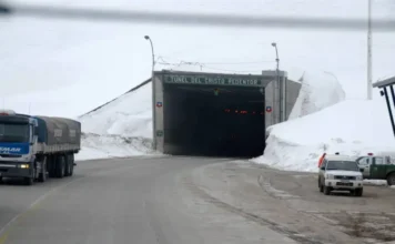 Más de 1.500 camiones permanecen varados en Mendoza
