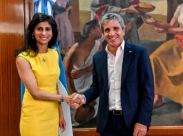 La segunda del FMI pidió acumular reservas rápido