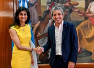 La segunda del FMI pidió acumular reservas rápido