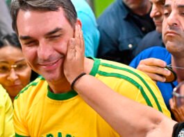 Flávio Bolsonaro atribuyó los aranceles de EE.UU. a Lula