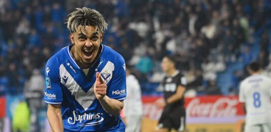 Vélez le ganó a Tigre y es líder de la tabla anual