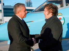 Rolando Figueroa viajará con Milei a París