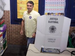 Llegó el momento del cambio, aseguró Flavio Bolsonaro