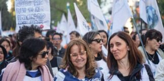 ATEN marchó por más fondos y defendió la educación pública