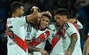 Otra de piratas: River goleó y volvió a zona de playoffs