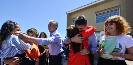 Del ladrillo al crédito: el impulso de Figueroa para saldar una deuda